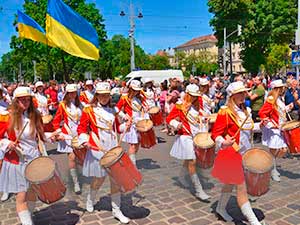 Туры на день Конституции во Львове