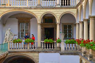 Італійський дворик Львова в турі на день незалежності
